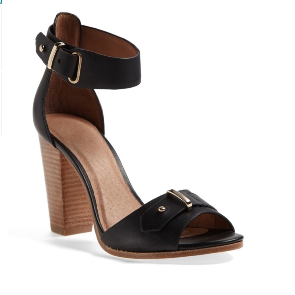 Joie Sweeny Buckle Sandal in Black
